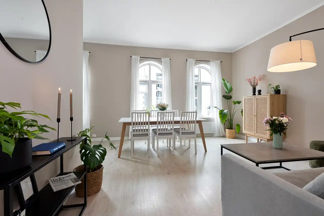 Home Window Repair Guide: Fixes and Pros